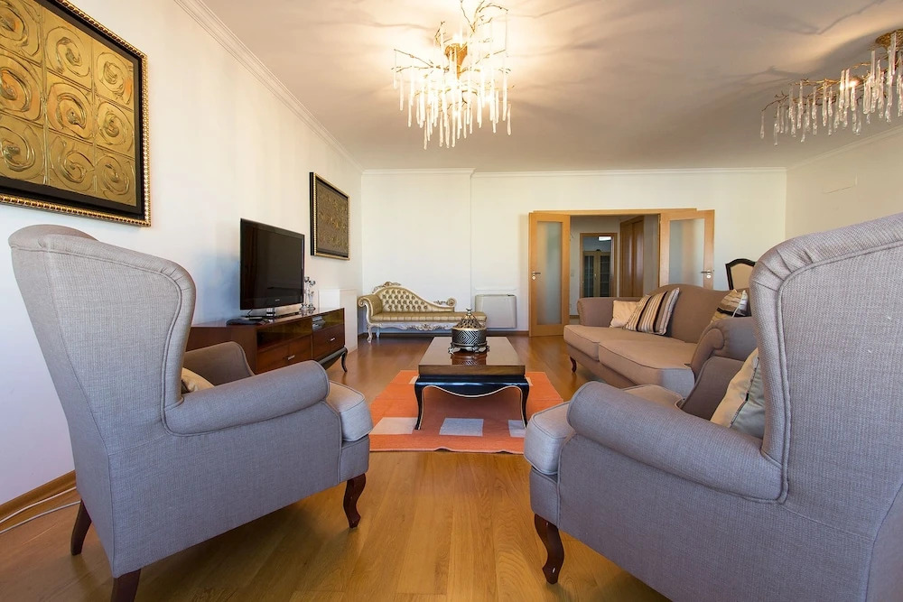 Expo Luxurious by Homing