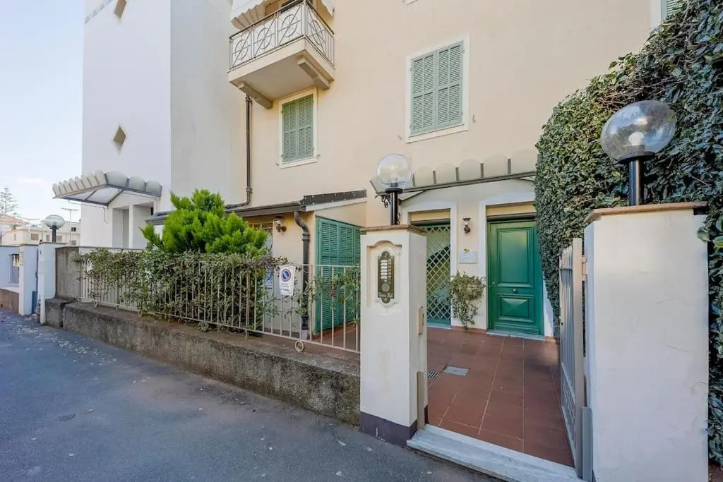 Victoria Hall Bordighera - 2 bedroom apartment - Parking