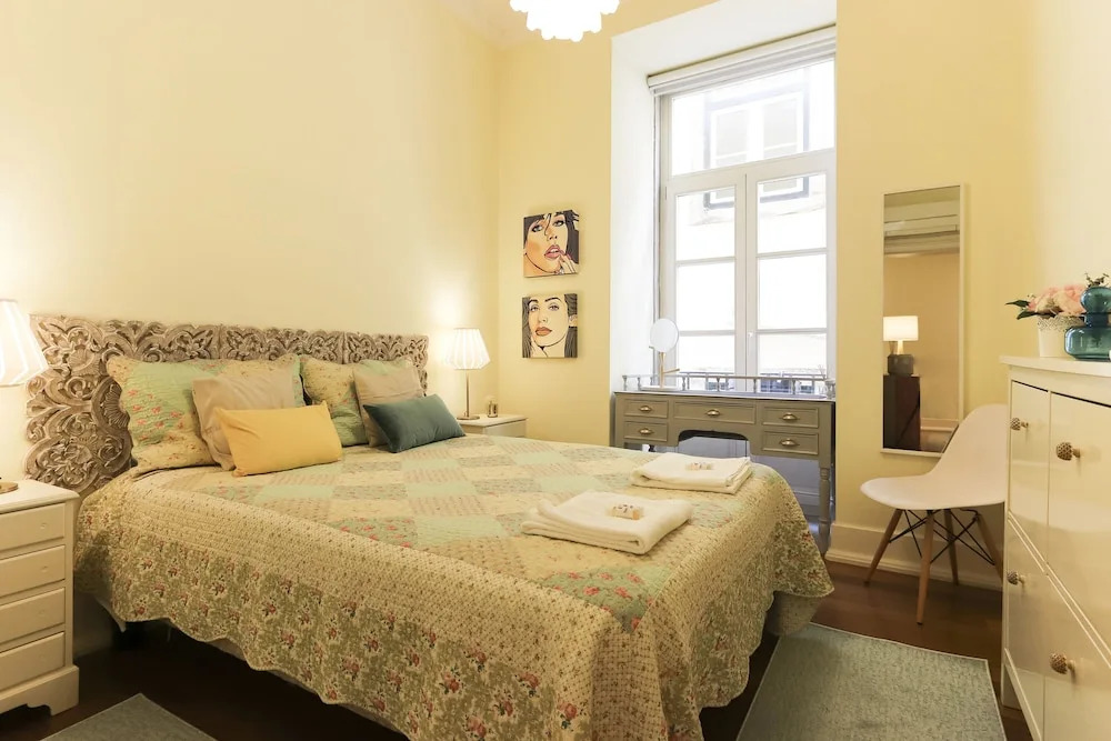The Canary - Spacious Apartment at Downtown with Views