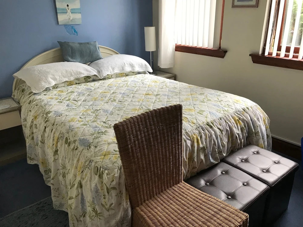 9 East Bay Bed and Breakfast
