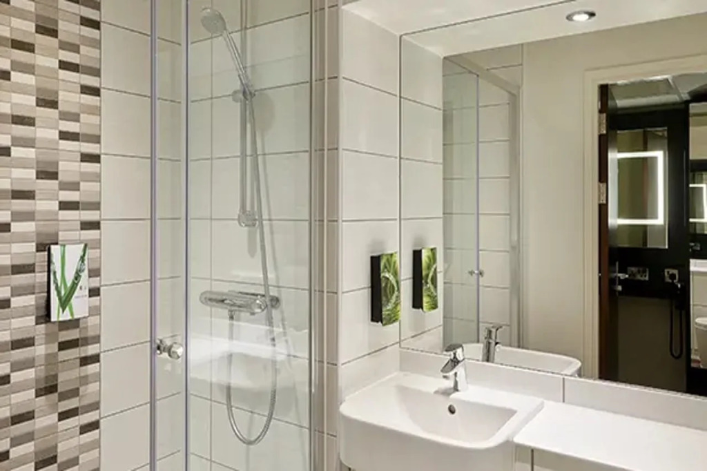 Premier Inn Edinburgh Cc Waverley