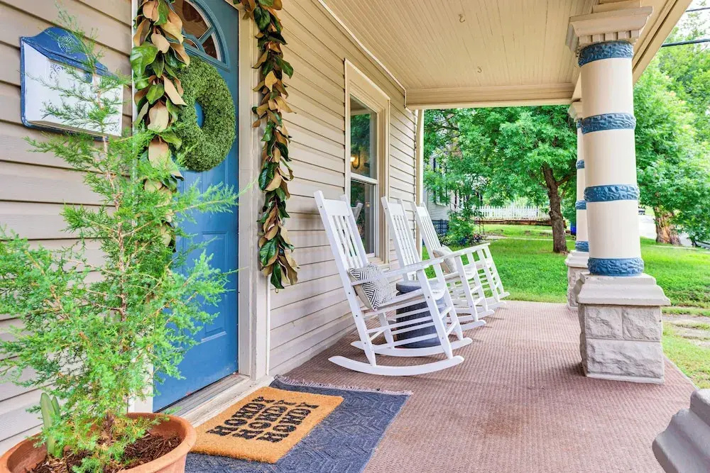 Walk to Downtown: Historic Guthrie Home on Mansur