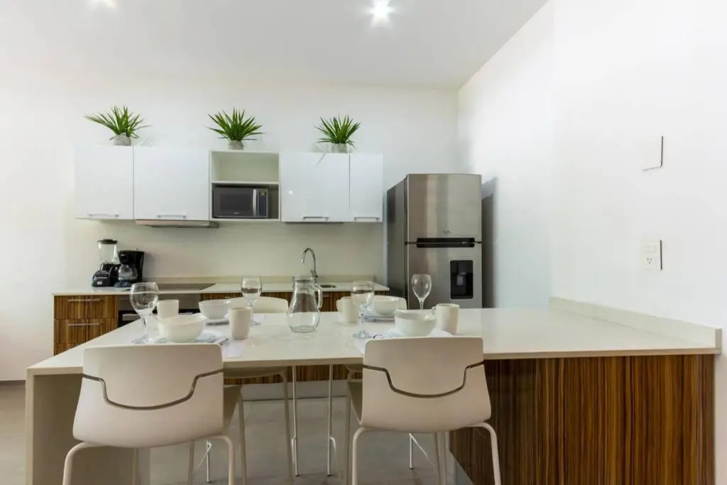 Entire Apartment, Excellent Location The City 1004