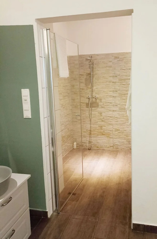 Spacious 3-bedroom Apartment in City Centre
