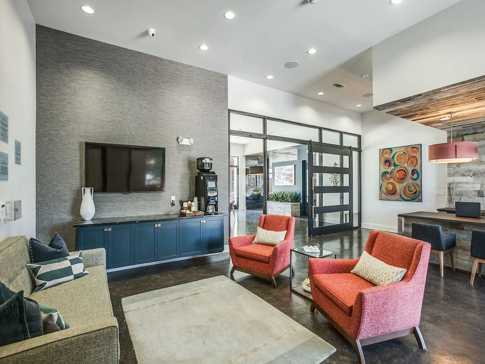 Landing Furnished Apartments - West Dallas