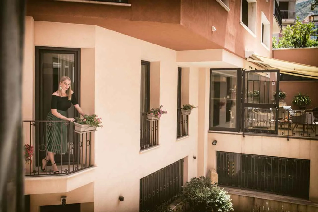 Artemis Hotel