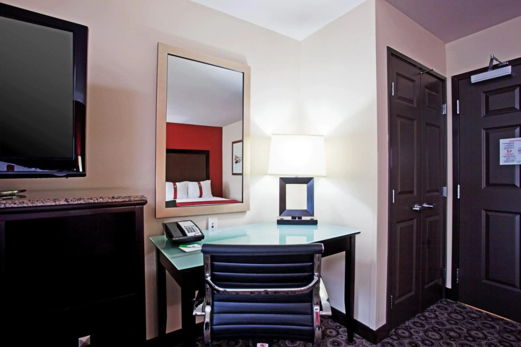 Holiday Inn Oceanside Marina Camp Pendleton by IHG