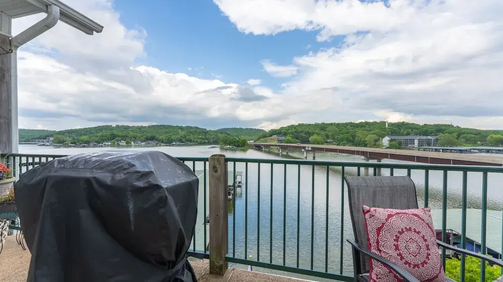 Boat Slip, 3 Pools, Golf, Ozarks Ampitheater, & Amazing Lake Views at Big Niangua