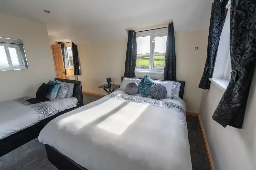 Bunny Meadows Holiday Farmhouse near Carmarthen & Pembrokeshire