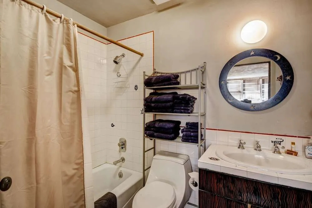 El Otro Mundo - Five Bedroom Home with Hot Tub