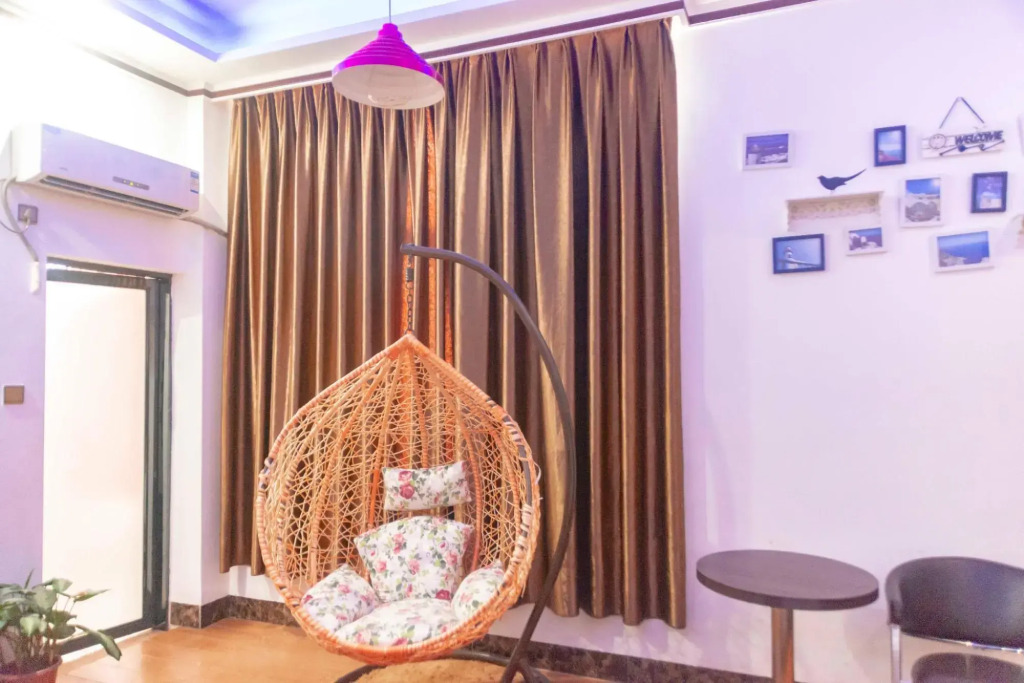 Huatian Holiday Hotel (Xinyuan International Plaza store)