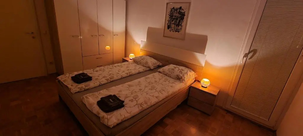 Thomas apartment 028