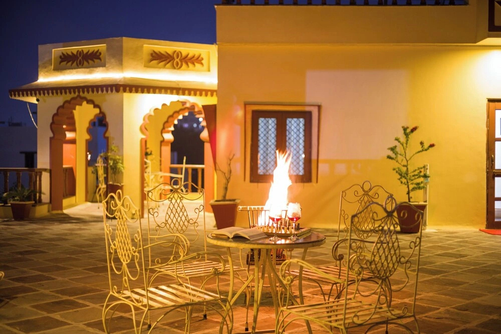 Alaya Stays Abhimanyu Mansion Topaz 2BHk