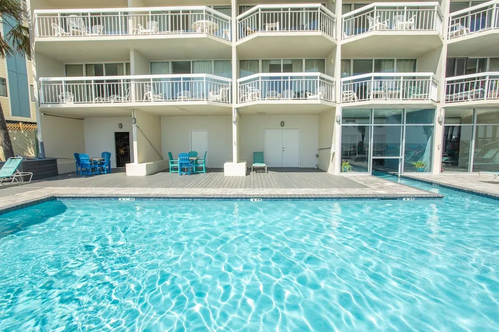 0712 Waters Edge Resort 3 Bedroom Condo by RedAwning