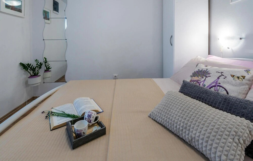 2 Bedroom Stunning Home In Sisan