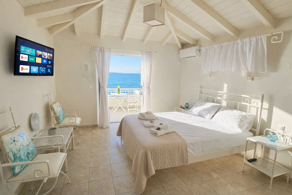 Ammos Boutique Rooms-Seafront Stay in Elafonisos