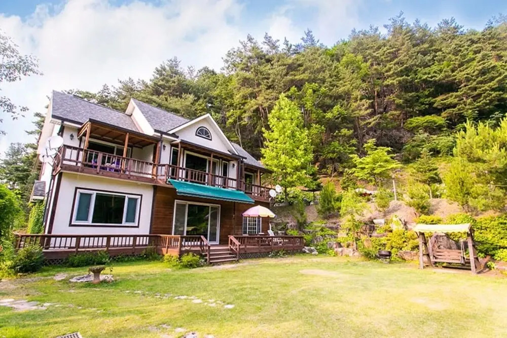 Yeongwol Deulkkotsanjang Pension