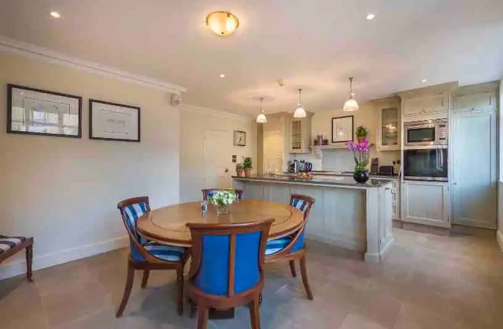 3 Bed Penthouse Apartment Next To Harrods