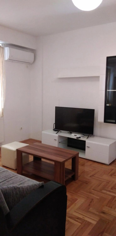 Lovely condo next to salt room, bus station