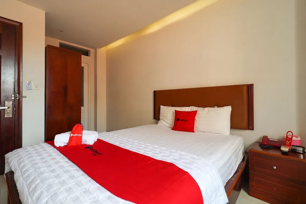 RedDoorz near Aeon Mall Binh Tan