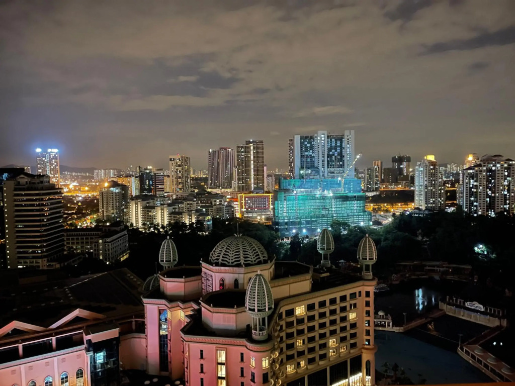Sunway Resort Suites max 4 pax studio 1 mins walk to Sunway Pyramid