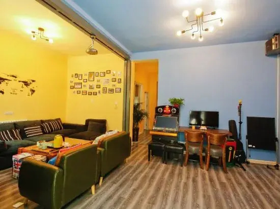 Reverse Time Youth Hostel (Nanjing Station South Square Branch)