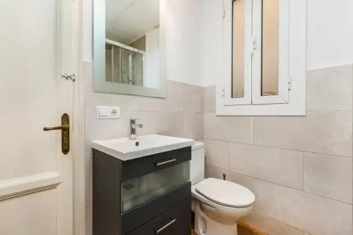 2B Apartment 5 Mins From Sagrada Familia