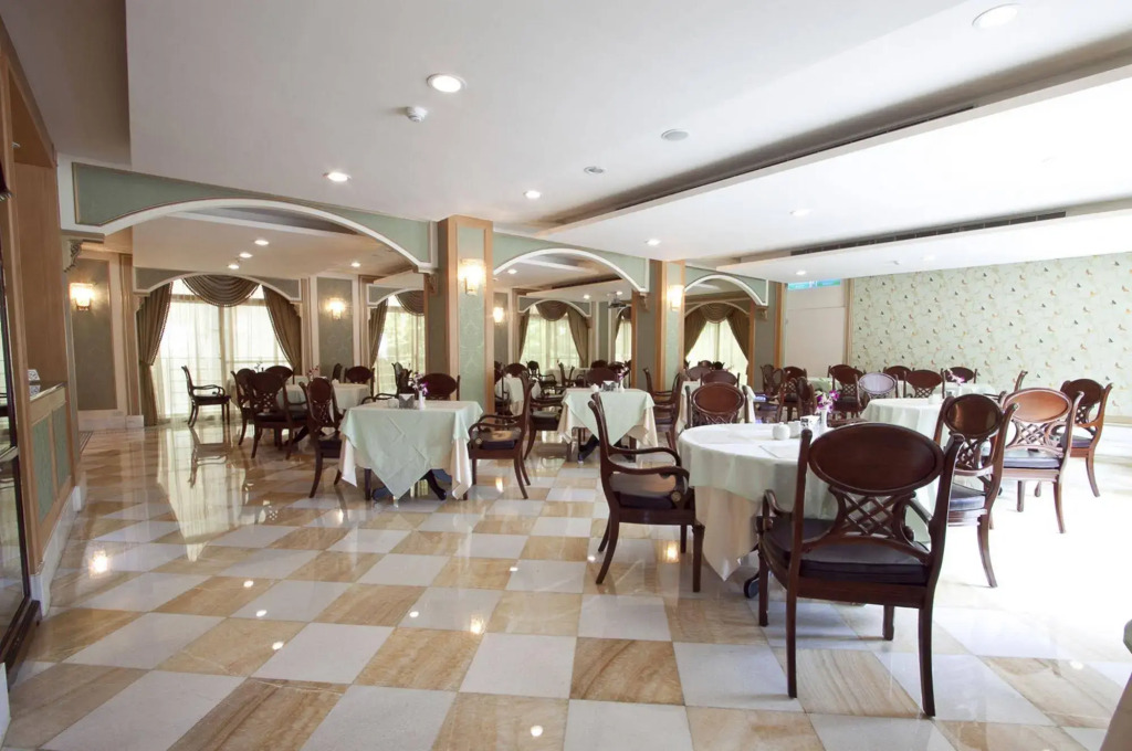 Grand Pleasure Spring Hotel