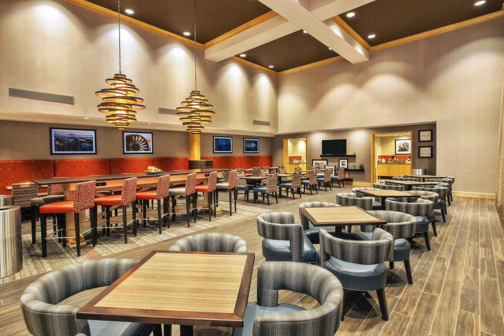 Hampton Inn & Suites Madison - West