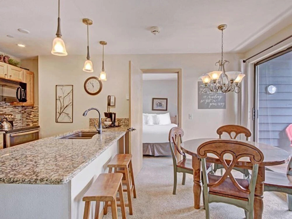 1 Bedroom Ski in Condo Only One Block From Historic Downtown, Shopping, Restaurants and Entertainment