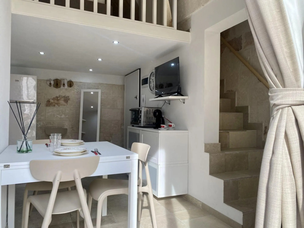 3 people, 1 bathroom, suitable for couples, central location, private terrace-Terrazza Cavour
