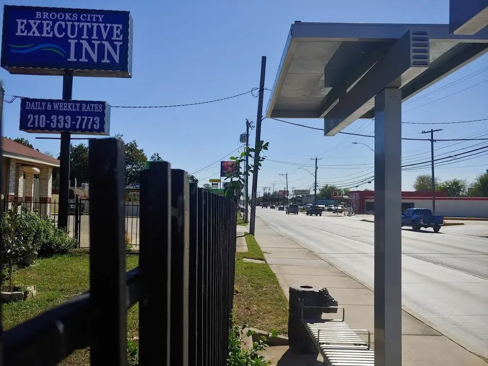 Brooks City Executive Inn