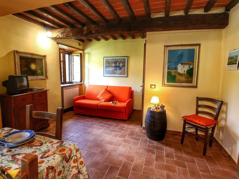Apartment in Radda With Garden