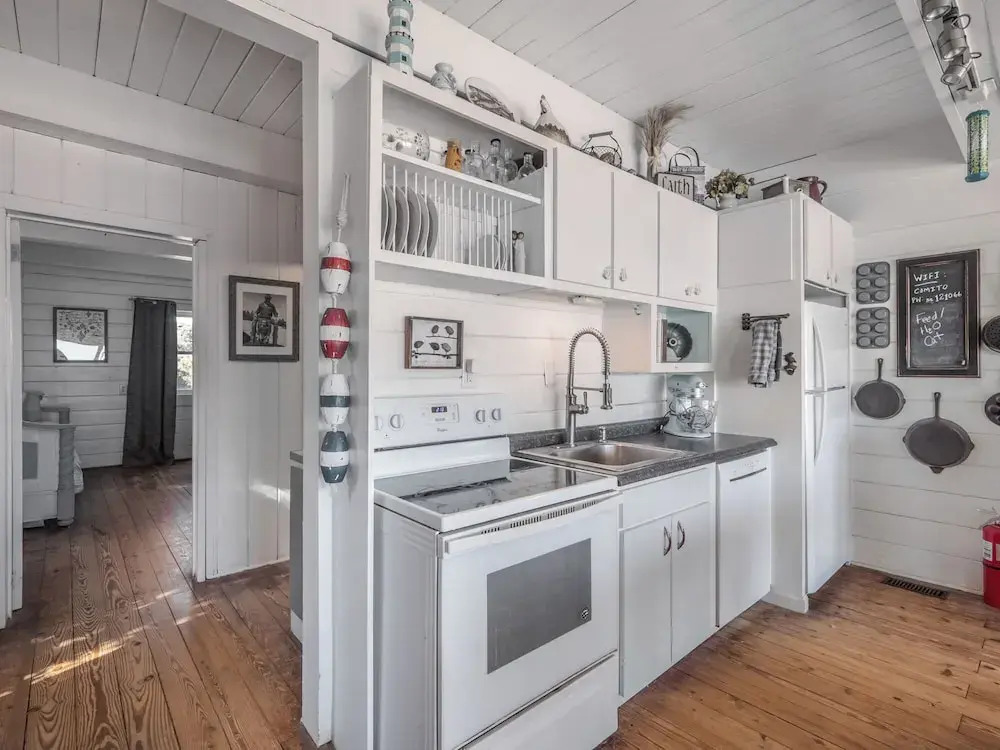 Vintage Vacation by Topsail Realty