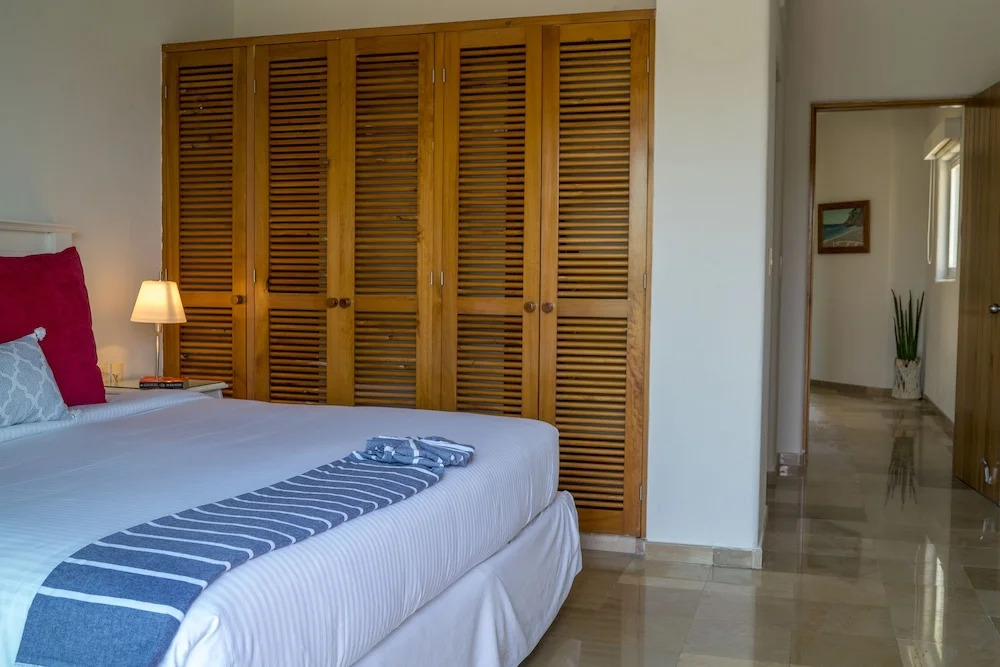 Costa Brava A3. Ocean View and Protected Beach Near Home