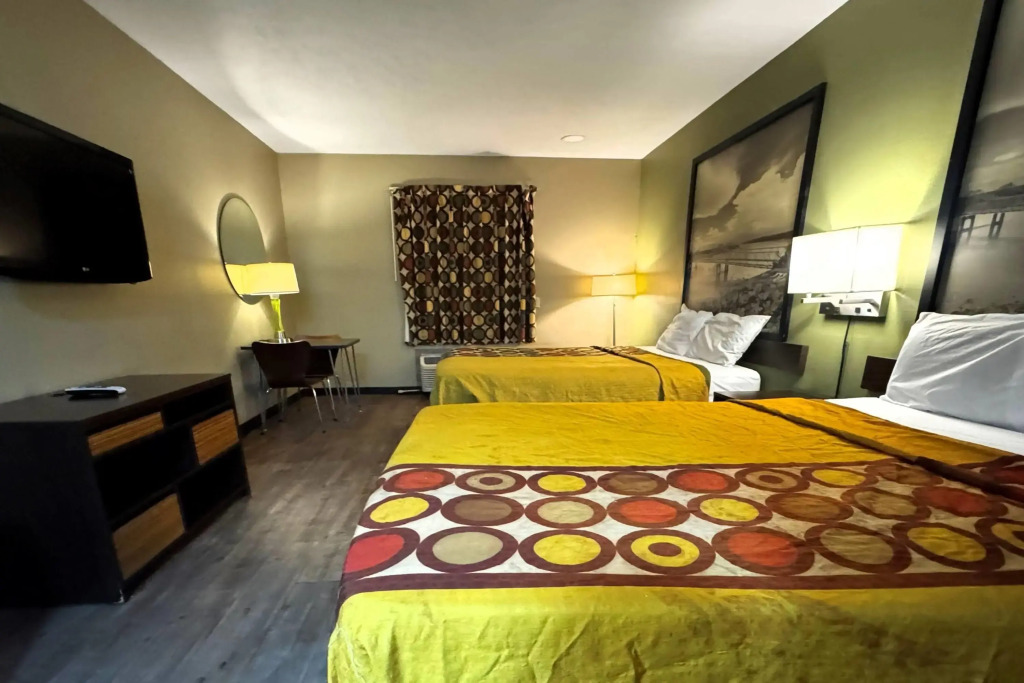 Super 8 by Wyndham Jackson Ridgeland