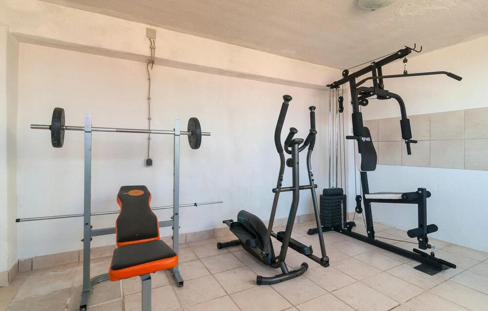 Nice Home in Slatine with Hot Tub, WiFi & 6 Bedrooms