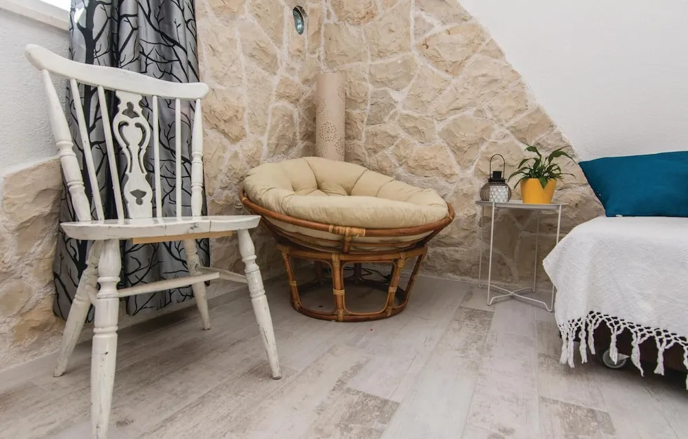 Two-Bedroom Holiday Home In Privlaka-Sabunike