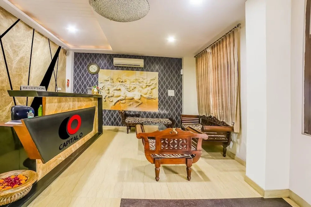 Capital O 38526 Hotel Epic