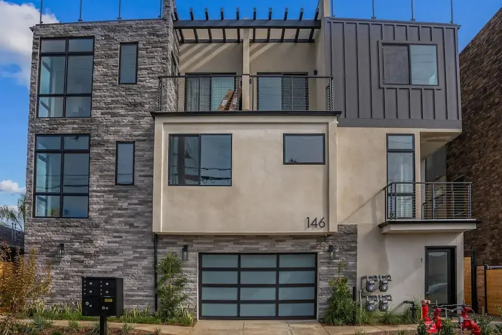 Rooftop Home With Ocean View Private Parking