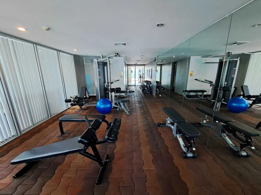 2A - 2 Bedroom Downtown Apartment With Shared Pool