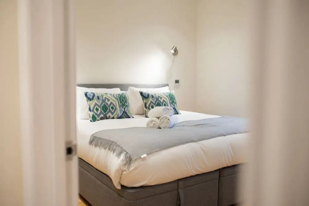 Beautiful Hampstead Home RH9