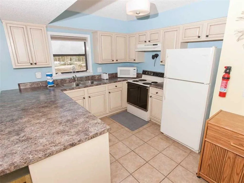 Seaside Beach & Racquet 3401 - 3 Br condo by RedAwning