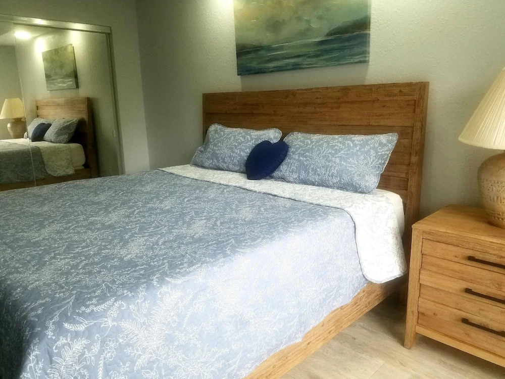 Vistalmar Queen Deluxe - One Bedroom Apartment