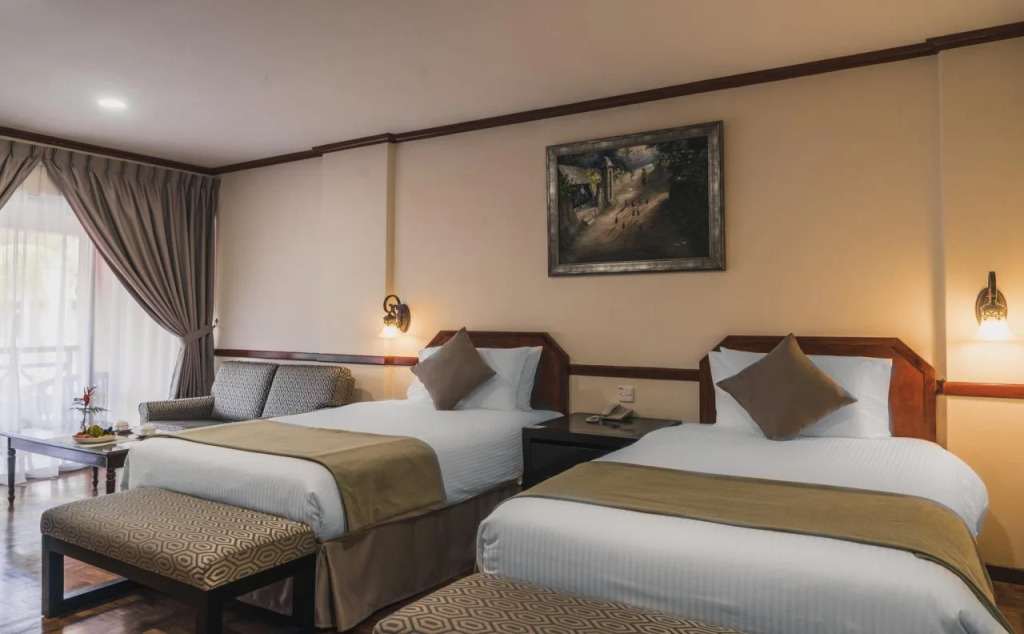 Shah's Village Hotel