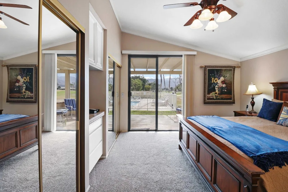 2BR 2BA Charming Cathedral City Condo With Territorial Views