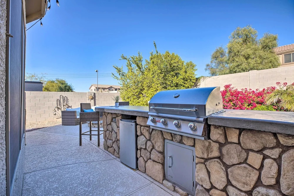 Close to Hikes! Snowbird Oasis w/ Pool in Estrella