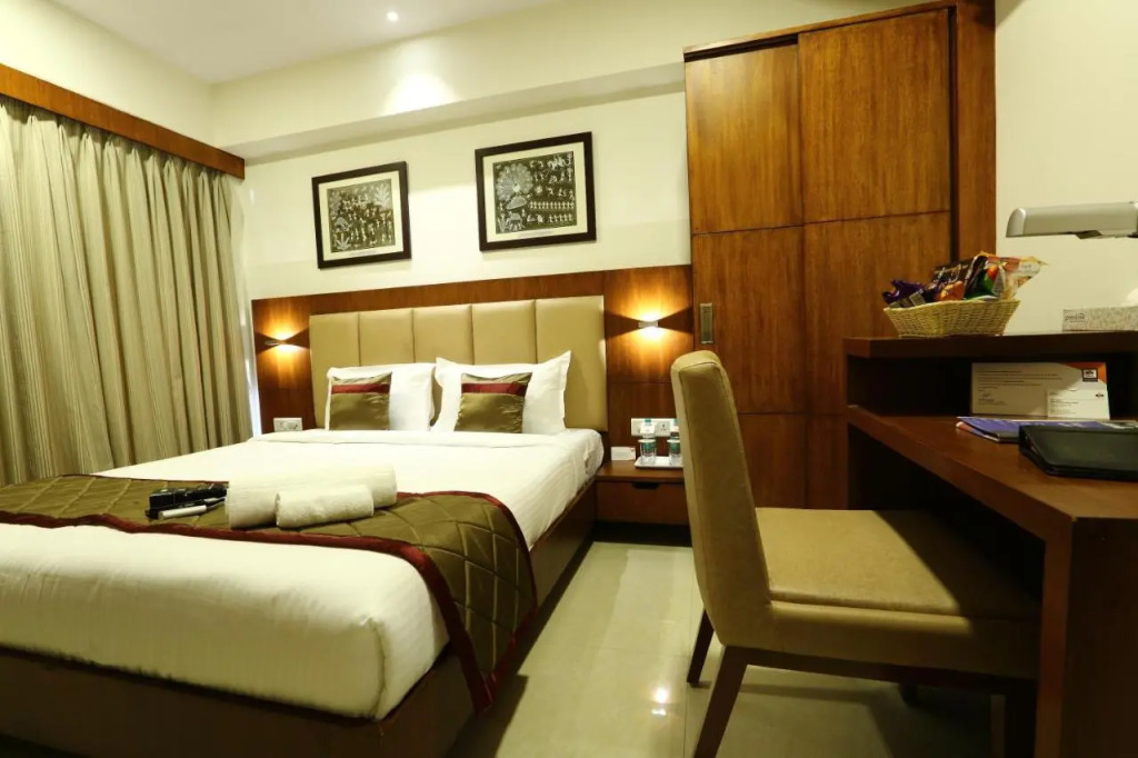 The Altruist Andheri Hotel