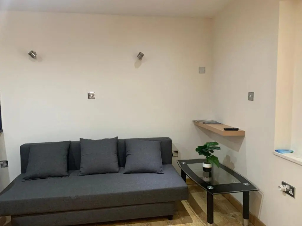 Theodoros Apt.22
