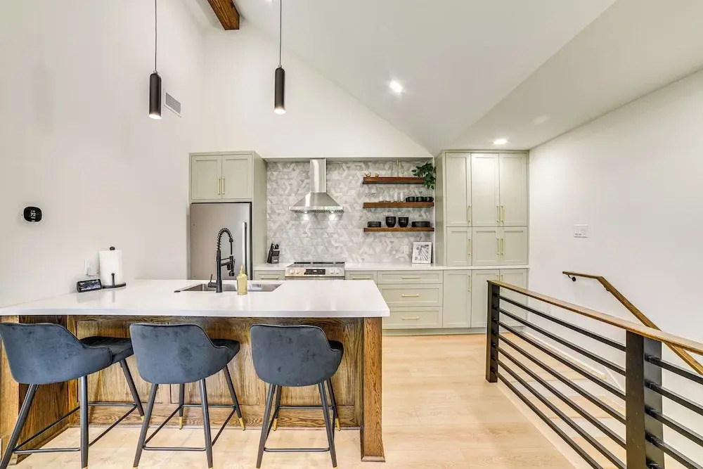 Walk to Shops & Restaurants: Chic Galveston Studio